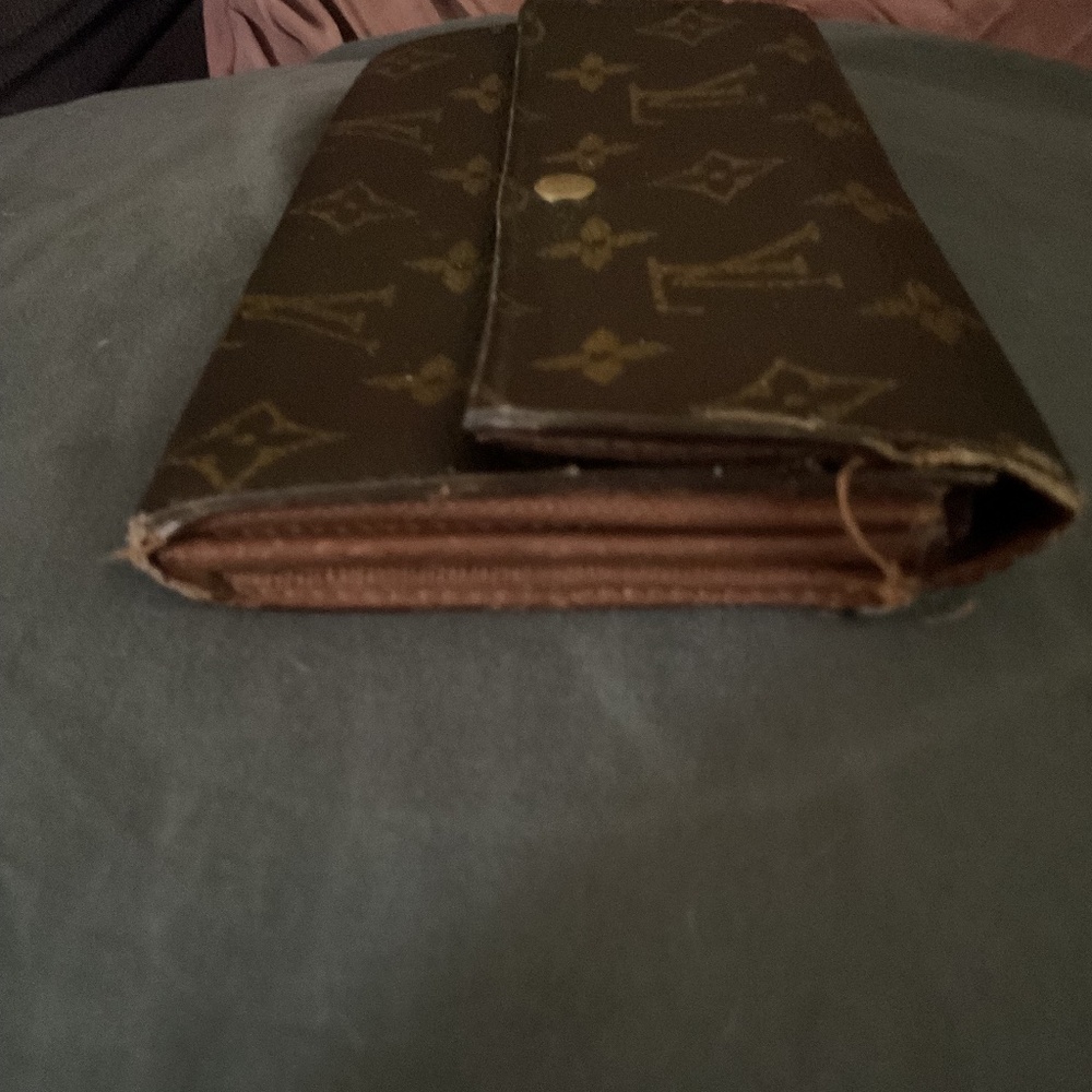 Rehab Project LV Monogram Sarah Wallet - Picture 5 of 8